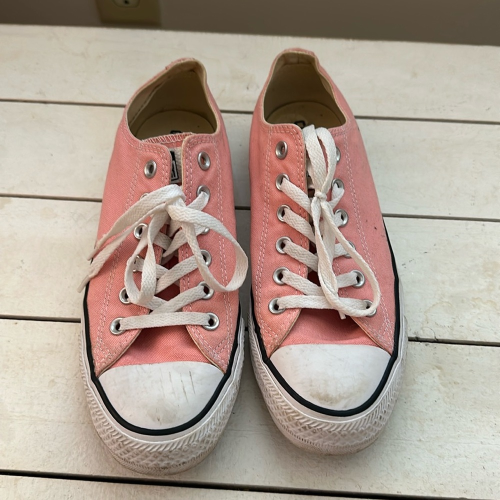 Converse sneakers. Pink. Sz 9 women’s